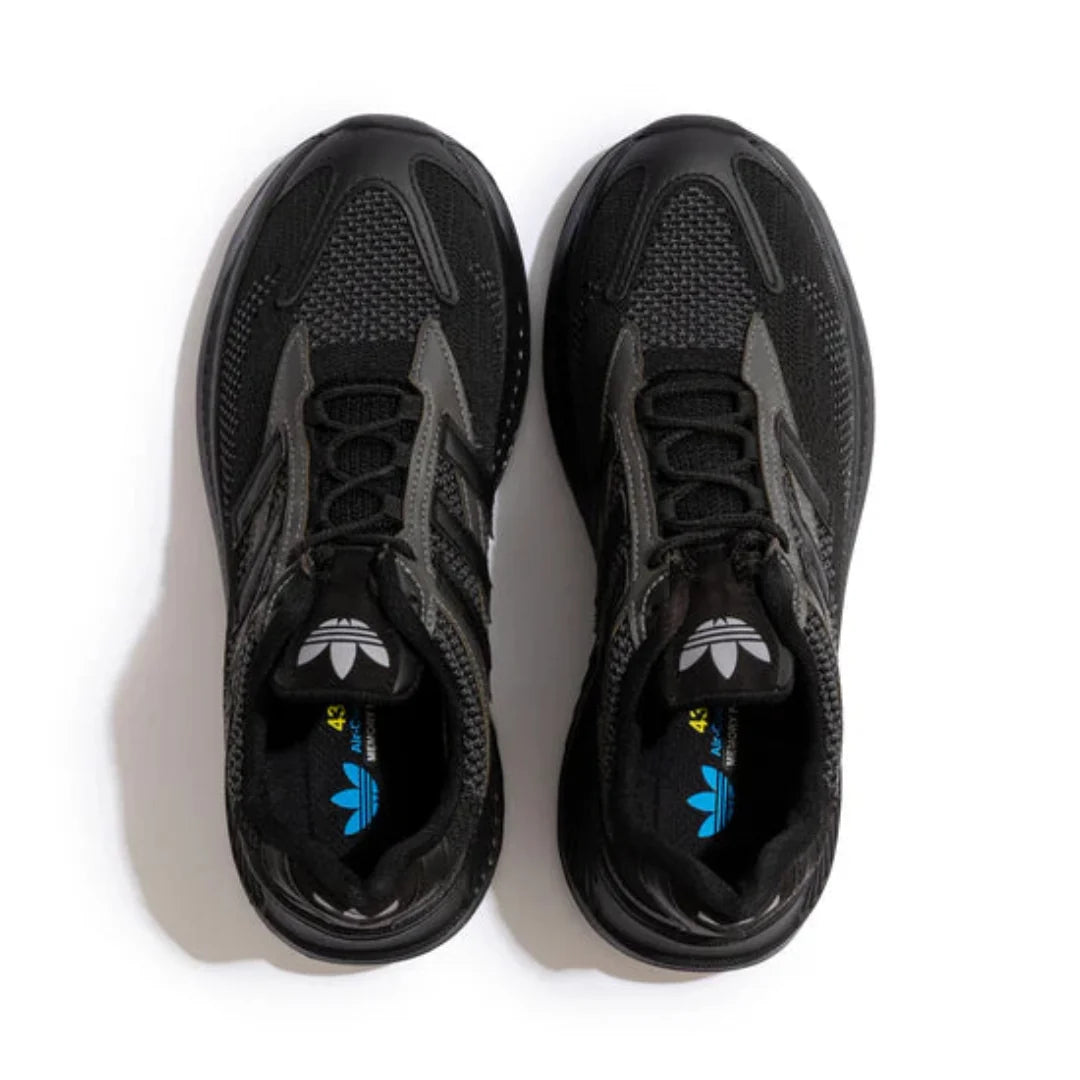 Mirror-Breathable Hard Black