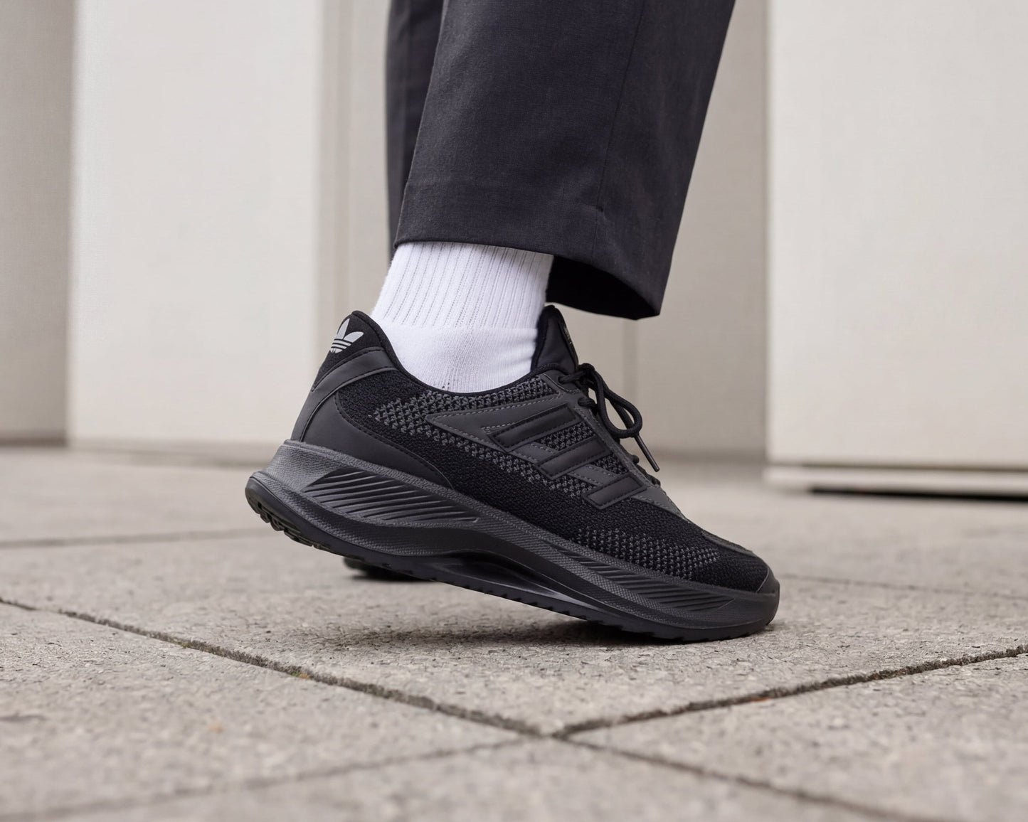 Mirror-Breathable Hard Black